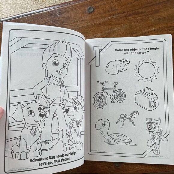 Bundle of 3 Crayola/ Barbie/ Paw Patrol Coloring Books NEW - Picture 15 of 16